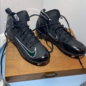 NWOT Nike Air Max Hurarche Mid Metal Cleat